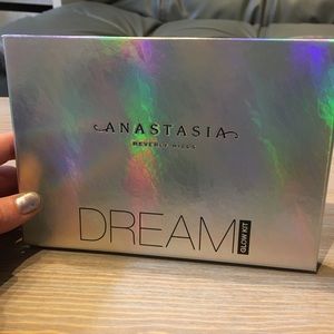 Anastasia Beverly Hills Dream Glow Kit